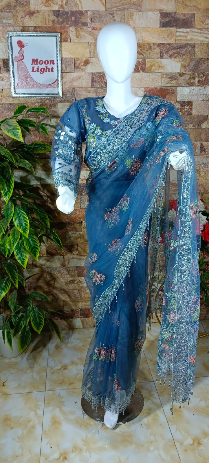 Elegant Women’s Saari for Party Wear – Stylish & Trendy Outfits